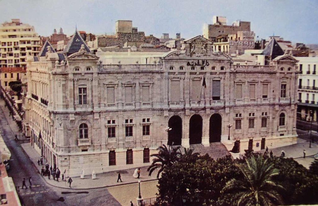 ORAN HOTEL DE VILLE APRES 1962.jpg